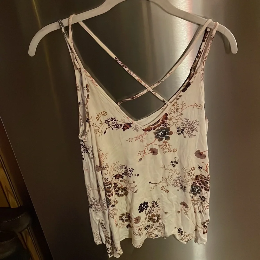 🚫SOLD🚫AEO Floral Criss Cross Tank 🌼 - Picture 5 of 12